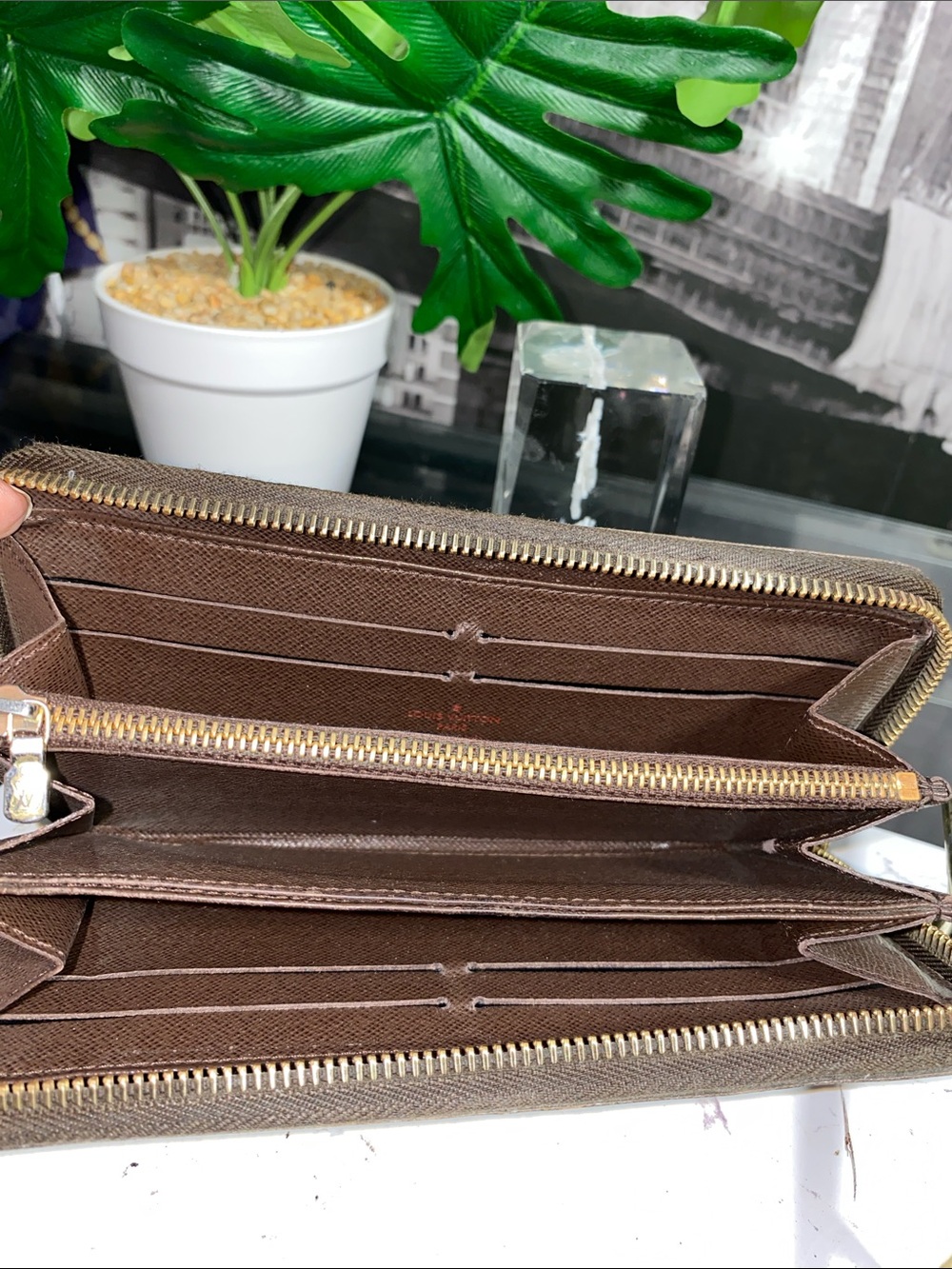 Authentic Rare Louis Vuitton Vintage Damier Zippy Wallet - Picture 13 of 16